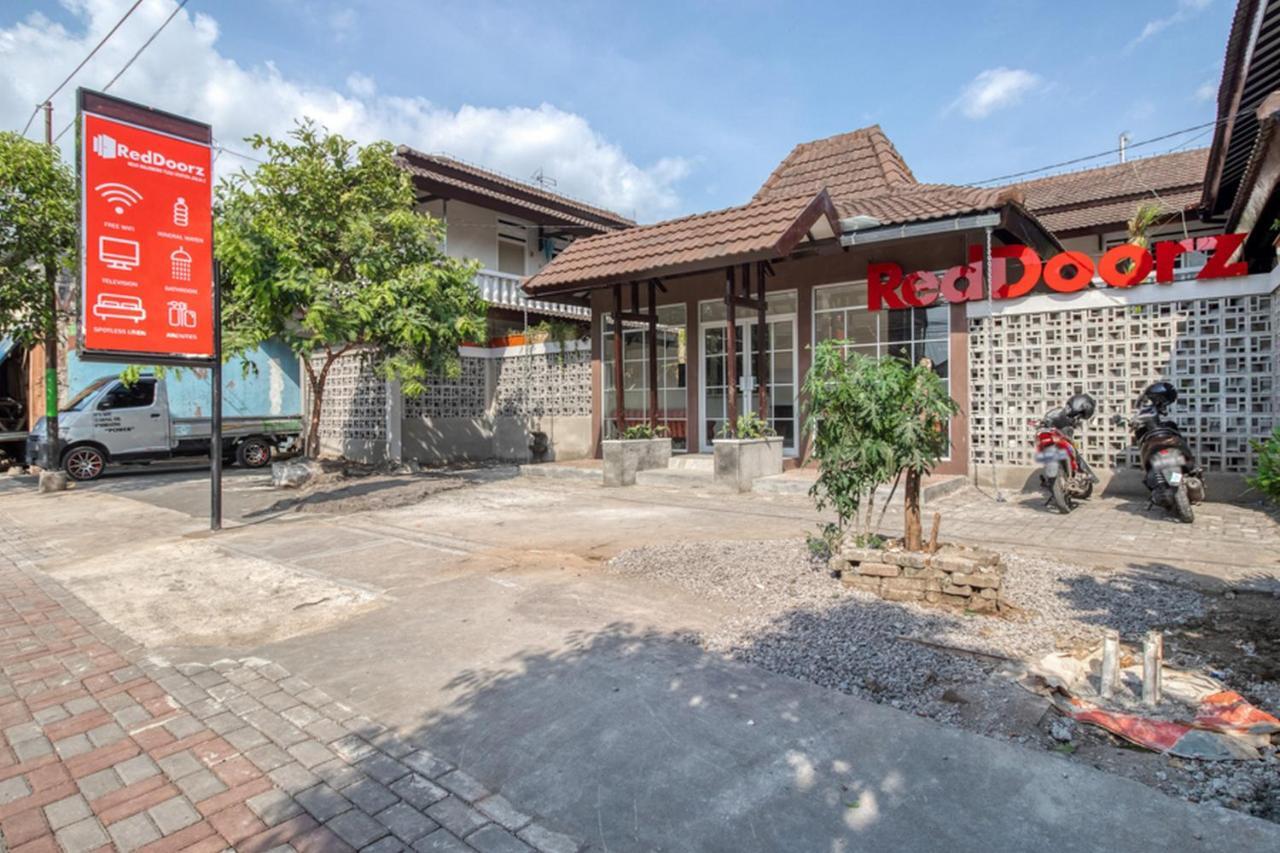 Reddoorz Near Malioboro Tugu Station Jogja 2 Hotel Yogyakarta Eksteriør billede