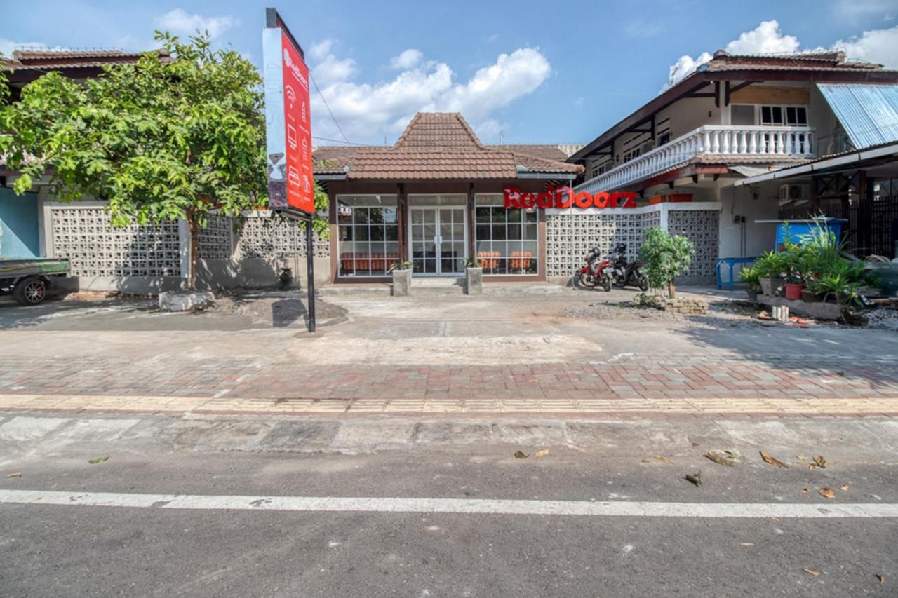 Reddoorz Near Malioboro Tugu Station Jogja 2 Hotel Yogyakarta Eksteriør billede