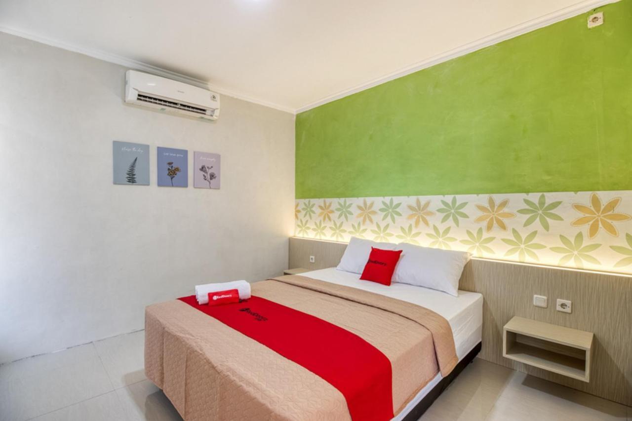 Reddoorz Near Malioboro Tugu Station Jogja 2 Hotel Yogyakarta Eksteriør billede